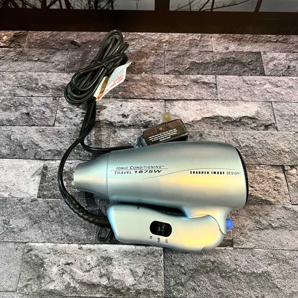 NWOT Sharper Image travel hair dryer